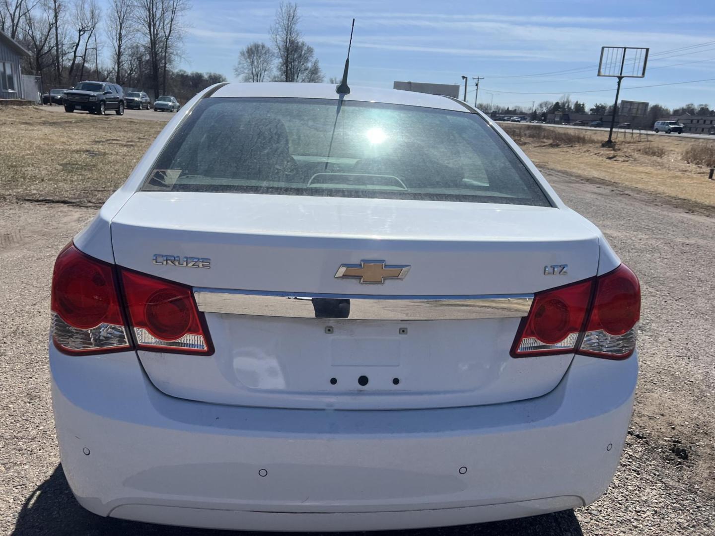 2011 Chevrolet Cruze 2LT (1G1PH5S99B7) with an 1.4L L4 DOHC 16V TURBO engine, 4-Speed Automatic transmission, located at 17255 hwy 65 NE, Ham Lake, MN, 55304, 0.000000, 0.000000 - Photo#3