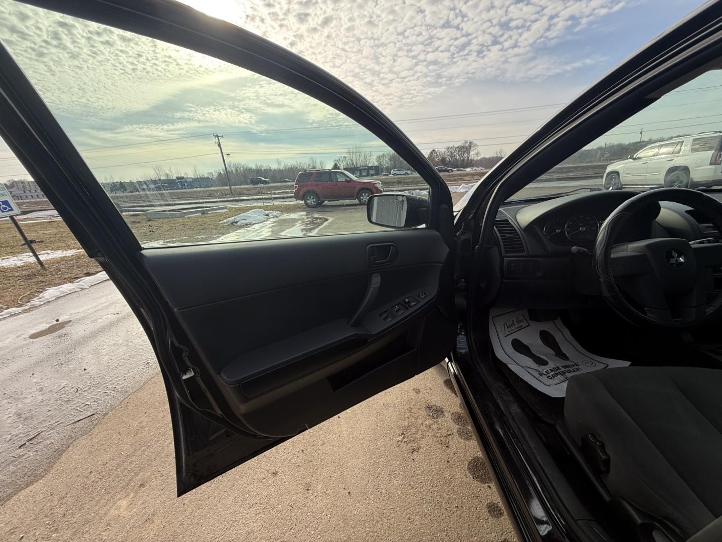 2006 Black Mitsubishi Galant DE (4A3AB26FX6E) with an 2.4L L4 SOHC 16V engine, 4-Speed Automatic Overdrive transmission, located at 17255 hwy 65 NE, Ham Lake, MN, 55304, 0.000000, 0.000000 - Photo#8