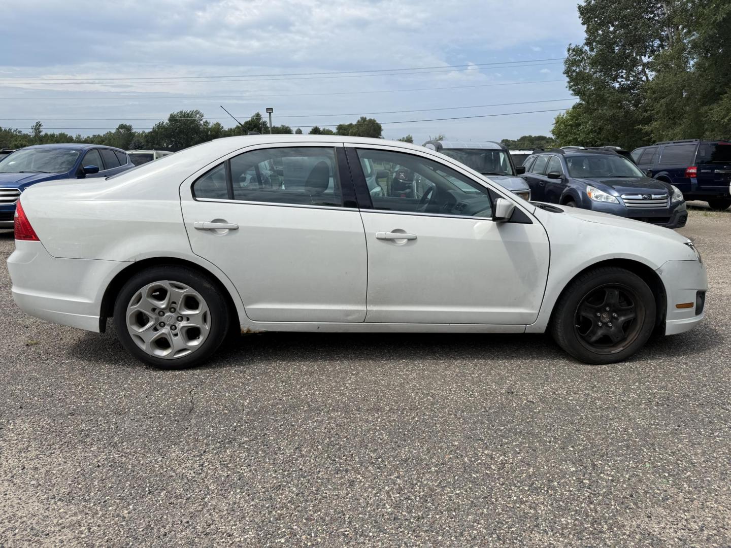 2010 White Ford Fusion SE (3FAHP0HG3AR) with an 3.0L V6 DOHC 24V engine, located at 17255 hwy 65 NE, Ham Lake, MN, 55304, 0.000000, 0.000000 - Photo#5