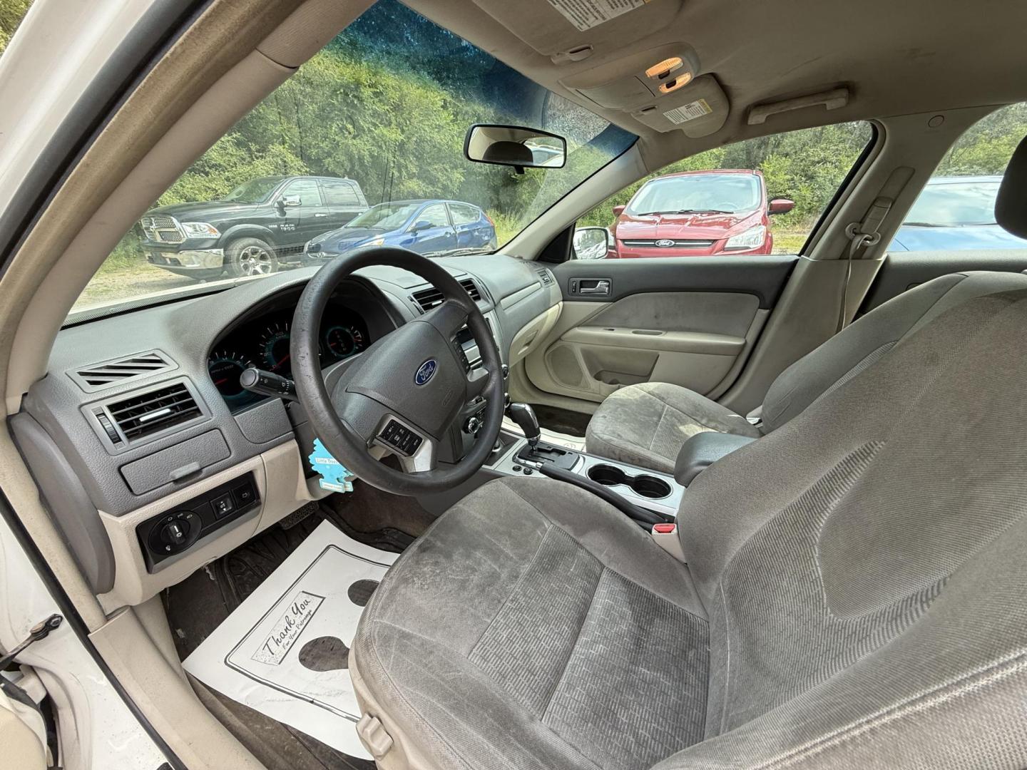 2010 White Ford Fusion SE (3FAHP0HG3AR) with an 3.0L V6 DOHC 24V engine, located at 17255 hwy 65 NE, Ham Lake, MN, 55304, 0.000000, 0.000000 - Photo#9