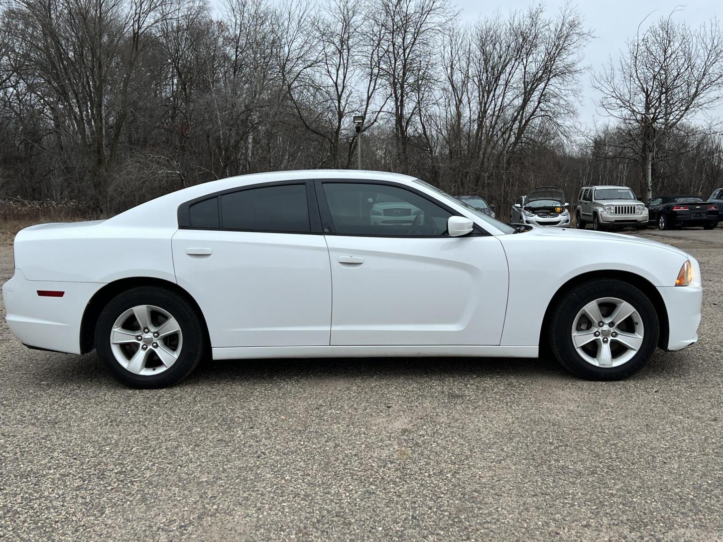 2014 White Dodge Charger SE (2C3CDXBG8EH) with an 3.6L V6 DOHC 24V engine, 5-Speed Automatic transmission, located at 17255 hwy 65 NE, Ham Lake, MN, 55304, 0.000000, 0.000000 - Photo#5