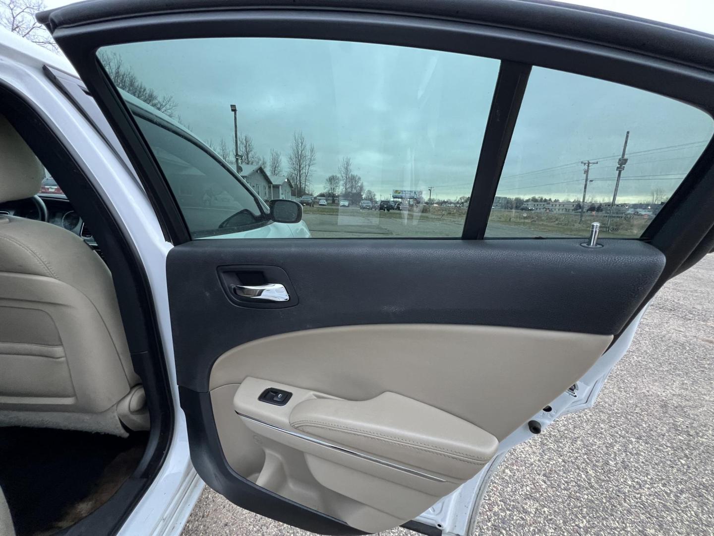 2014 White Dodge Charger SE (2C3CDXBG8EH) with an 3.6L V6 DOHC 24V engine, 5-Speed Automatic transmission, located at 17255 hwy 65 NE, Ham Lake, MN, 55304, 0.000000, 0.000000 - Photo#12