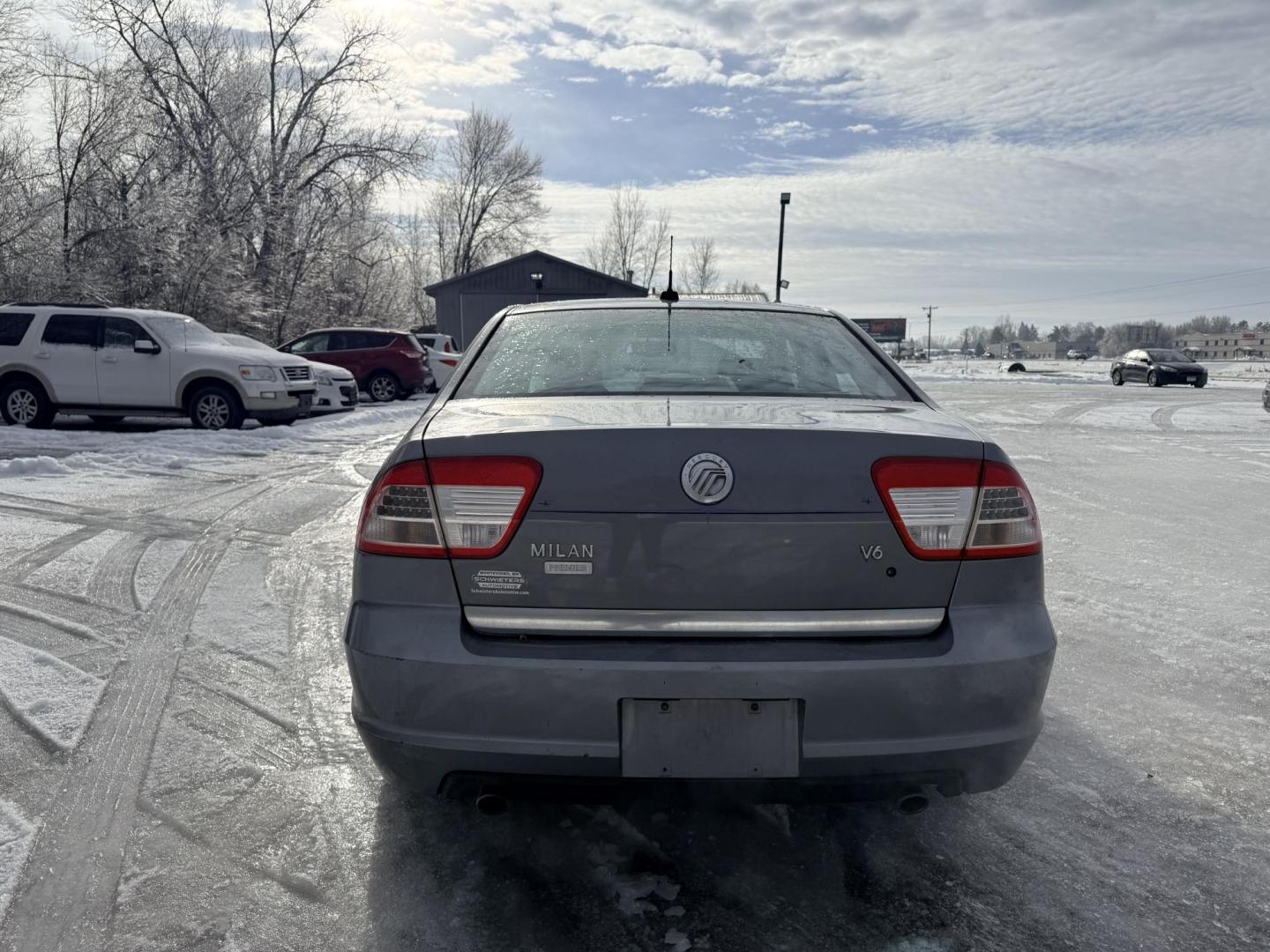 2007 Gray Mercury Milan V6 Premier (3MEHM08187R) with an 3.0L V6 DOHC 24V engine, 6-Speed Automatic Overdrive transmission, located at 17255 hwy 65 NE, Ham Lake, MN, 55304, 0.000000, 0.000000 - Photo#3