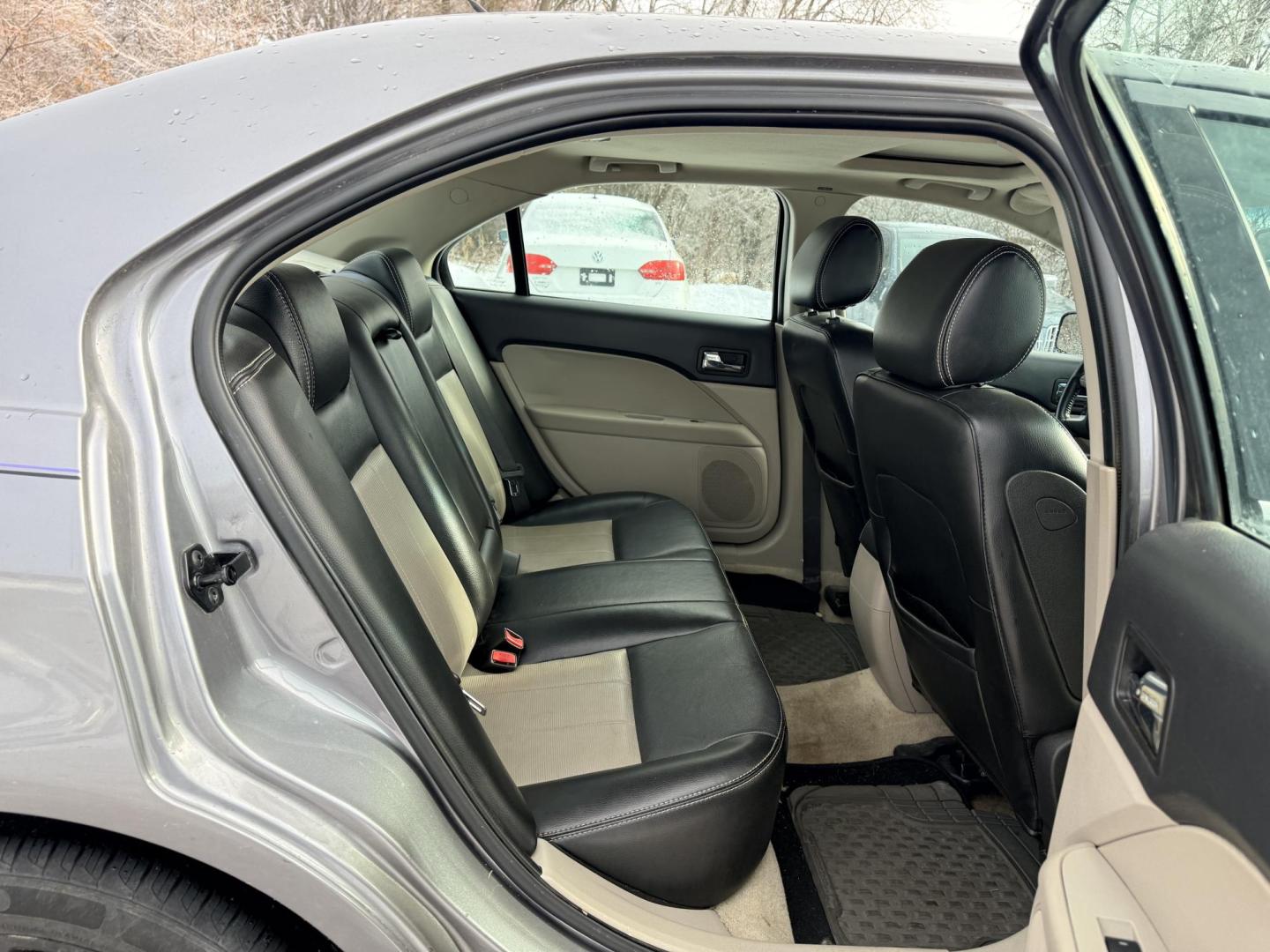 2007 Gray Mercury Milan V6 Premier (3MEHM08187R) with an 3.0L V6 DOHC 24V engine, 6-Speed Automatic Overdrive transmission, located at 17255 hwy 65 NE, Ham Lake, MN, 55304, 0.000000, 0.000000 - Photo#13