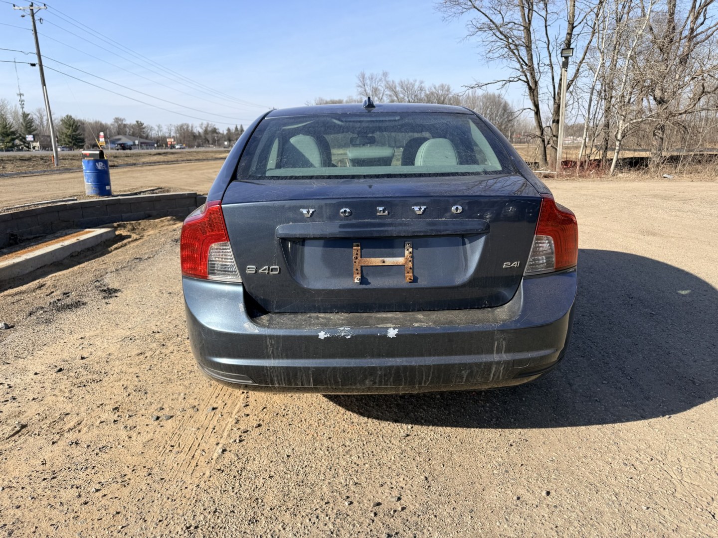 2010 Blue Volvo S40 2.4i (YV1382MS6A2) with an 2.4L L5 DOHC 20V engine, located at 17255 hwy 65 NE, Ham Lake, MN, 55304, 0.000000, 0.000000 - Photo#3