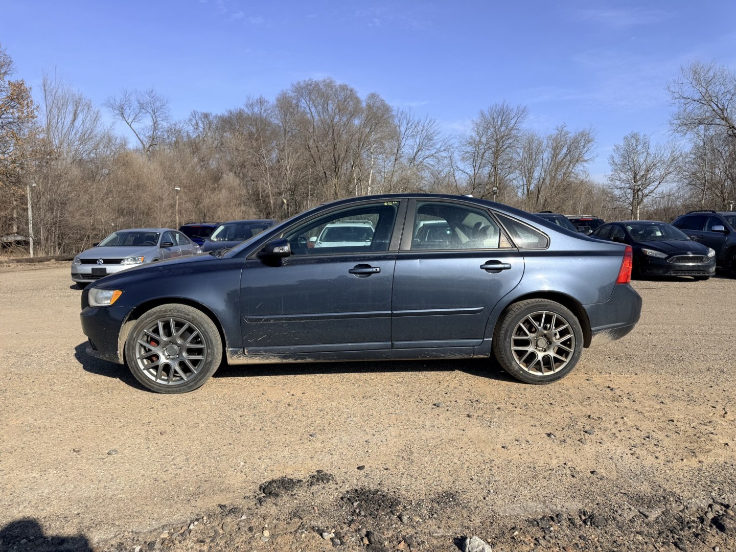 2010 Blue Volvo S40 2.4i (YV1382MS6A2) with an 2.4L L5 DOHC 20V engine, located at 17255 hwy 65 NE, Ham Lake, MN, 55304, 0.000000, 0.000000 - Photo#1