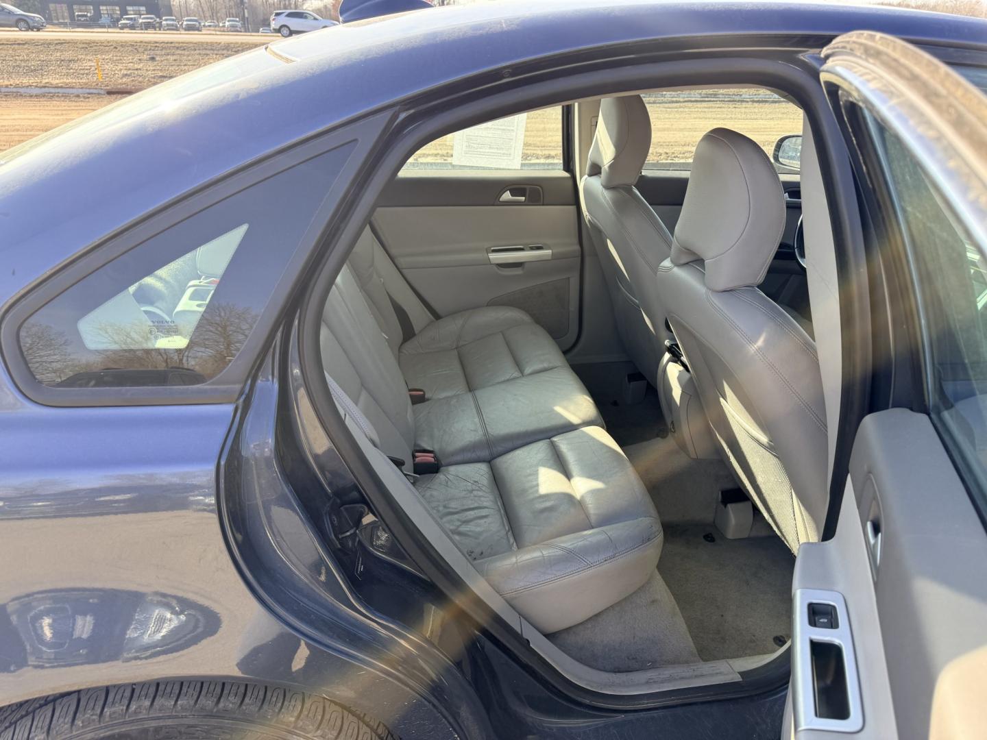 2010 Blue Volvo S40 2.4i (YV1382MS6A2) with an 2.4L L5 DOHC 20V engine, located at 17255 hwy 65 NE, Ham Lake, MN, 55304, 0.000000, 0.000000 - Photo#13