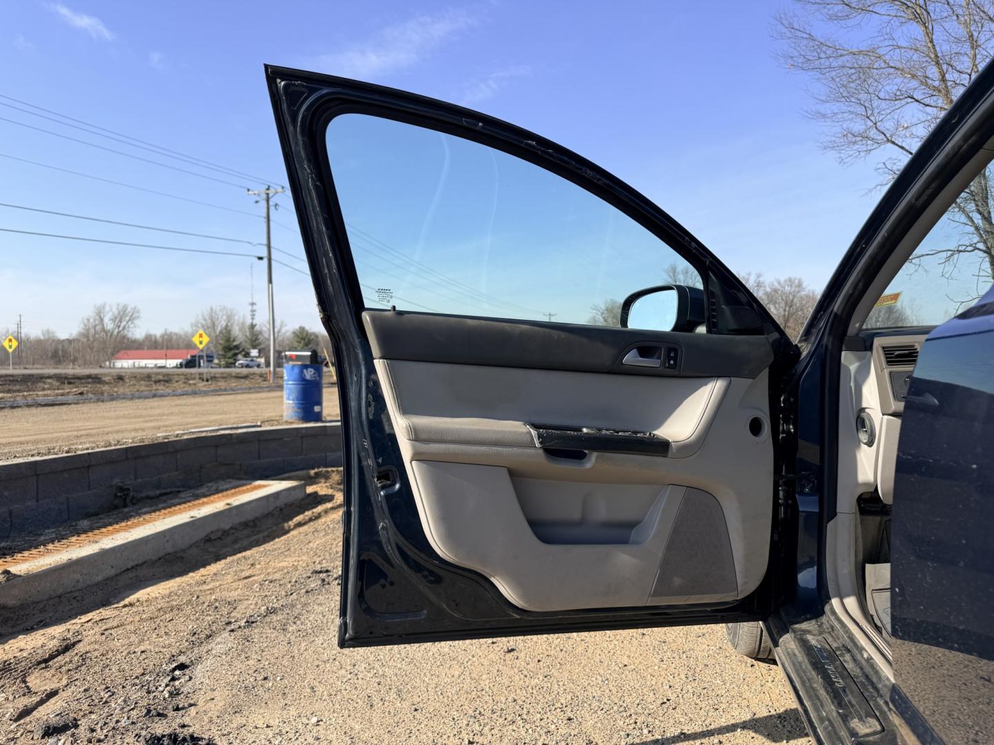 2010 Blue Volvo S40 2.4i (YV1382MS6A2) with an 2.4L L5 DOHC 20V engine, located at 17255 hwy 65 NE, Ham Lake, MN, 55304, 0.000000, 0.000000 - Photo#8