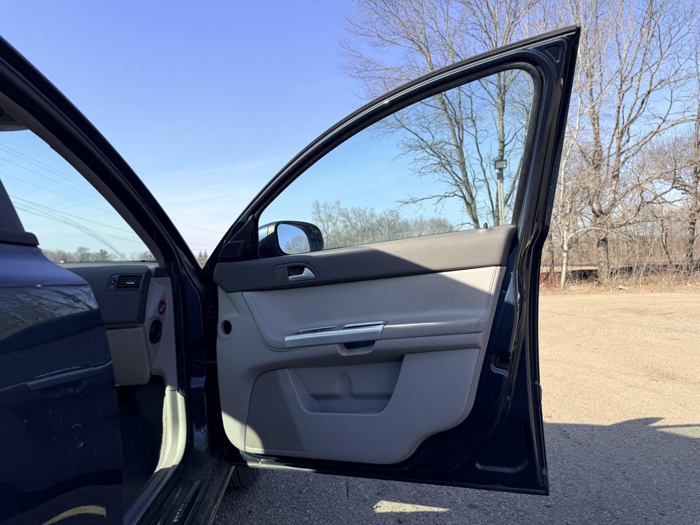 2010 Blue Volvo S40 2.4i (YV1382MS6A2) with an 2.4L L5 DOHC 20V engine, located at 17255 hwy 65 NE, Ham Lake, MN, 55304, 0.000000, 0.000000 - Photo#14