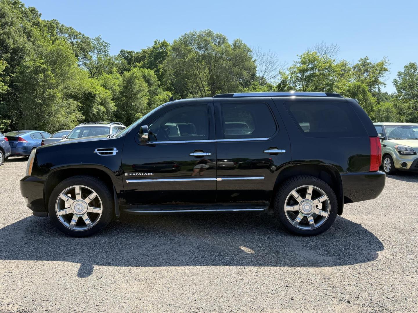 2008 Black Cadillac Escalade AWD (1GYFK638X8R) with an 6.2L V8 OHV 16V engine, 6-Speed Automatic Overdrive transmission, located at 17255 hwy 65 NE, Ham Lake, MN, 55304, 0.000000, 0.000000 - Photo#1
