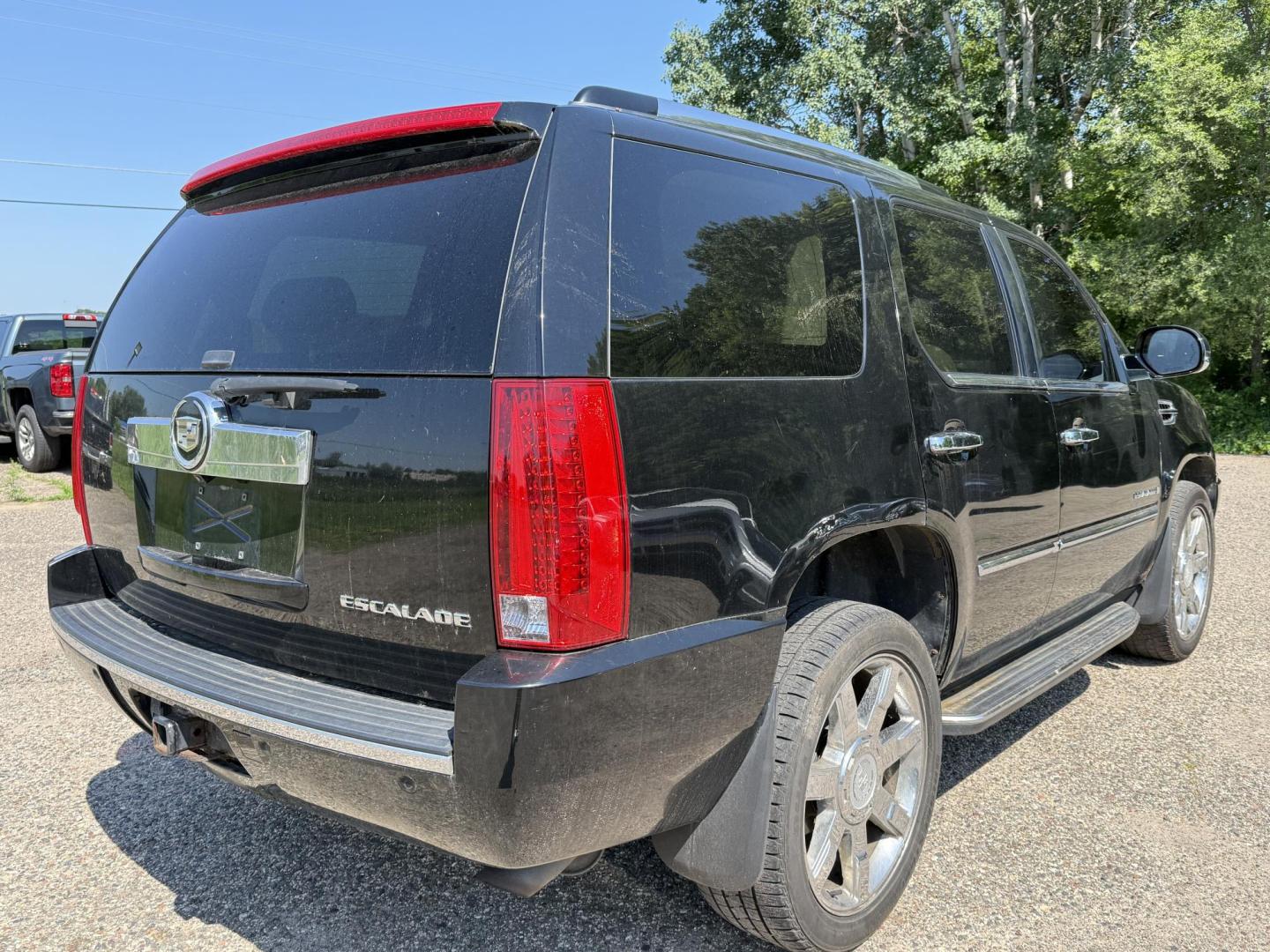 2008 Black Cadillac Escalade AWD (1GYFK638X8R) with an 6.2L V8 OHV 16V engine, 6-Speed Automatic Overdrive transmission, located at 17255 hwy 65 NE, Ham Lake, MN, 55304, 0.000000, 0.000000 - Photo#4