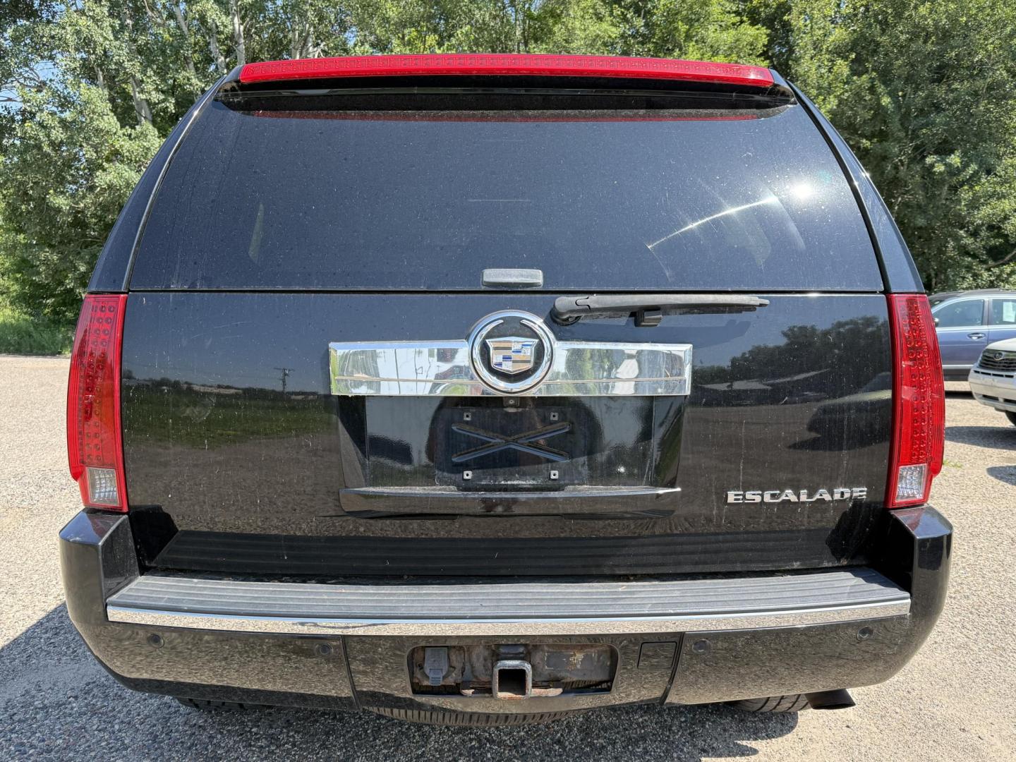 2008 Black Cadillac Escalade AWD (1GYFK638X8R) with an 6.2L V8 OHV 16V engine, 6-Speed Automatic Overdrive transmission, located at 17255 hwy 65 NE, Ham Lake, MN, 55304, 0.000000, 0.000000 - Photo#3