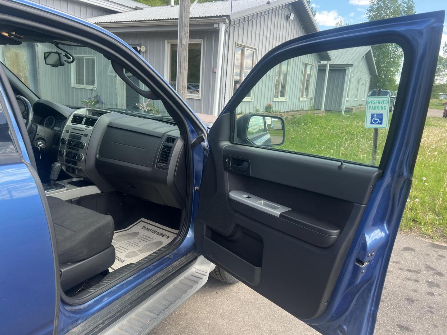 2010 Blue Ford Escape XLT 4WD (1FMCU9DG2AK) with an 3.0L V6 DOHC 24V engine, 6-Speed Automatic transmission, located at 17255 hwy 65 NE, Ham Lake, MN, 55304, 0.000000, 0.000000 - Photo#14