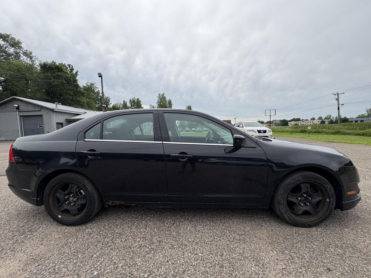 2011 Black Ford Fusion V6 SE (3FAHP0HG3BR) with an 3.0L V6 DOHC 24V engine, located at 17255 hwy 65 NE, Ham Lake, MN, 55304, 0.000000, 0.000000 - Photo#5