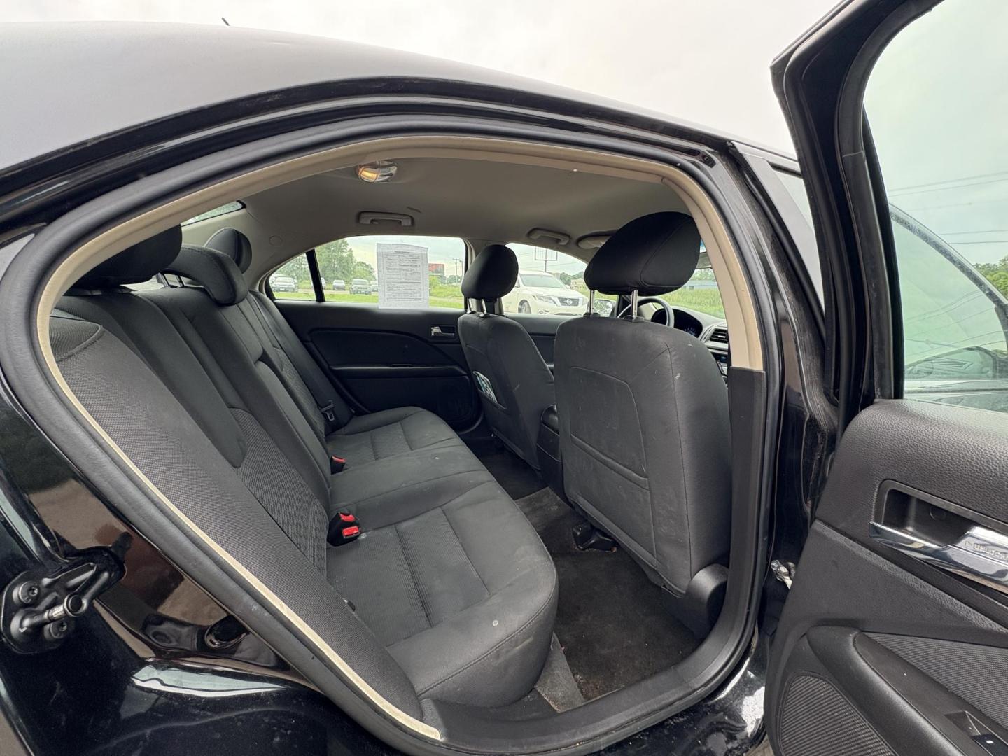 2011 Black Ford Fusion V6 SE (3FAHP0HG3BR) with an 3.0L V6 DOHC 24V engine, located at 17255 hwy 65 NE, Ham Lake, MN, 55304, 0.000000, 0.000000 - Photo#13