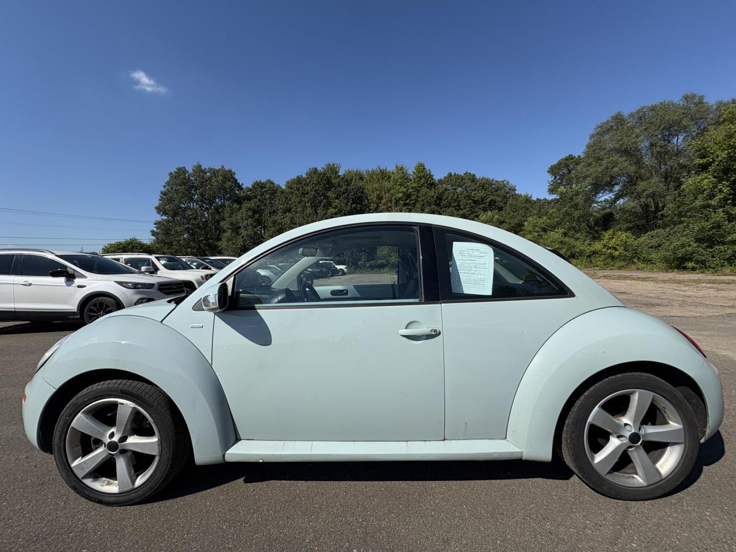 2010 Blue Volkswagen New Beetle 2.5L PZEV (3VWRG3AG9AM) with an 2.5L L5 DOHC 20V engine, located at 17255 hwy 65 NE, Ham Lake, MN, 55304, 0.000000, 0.000000 - Photo#1