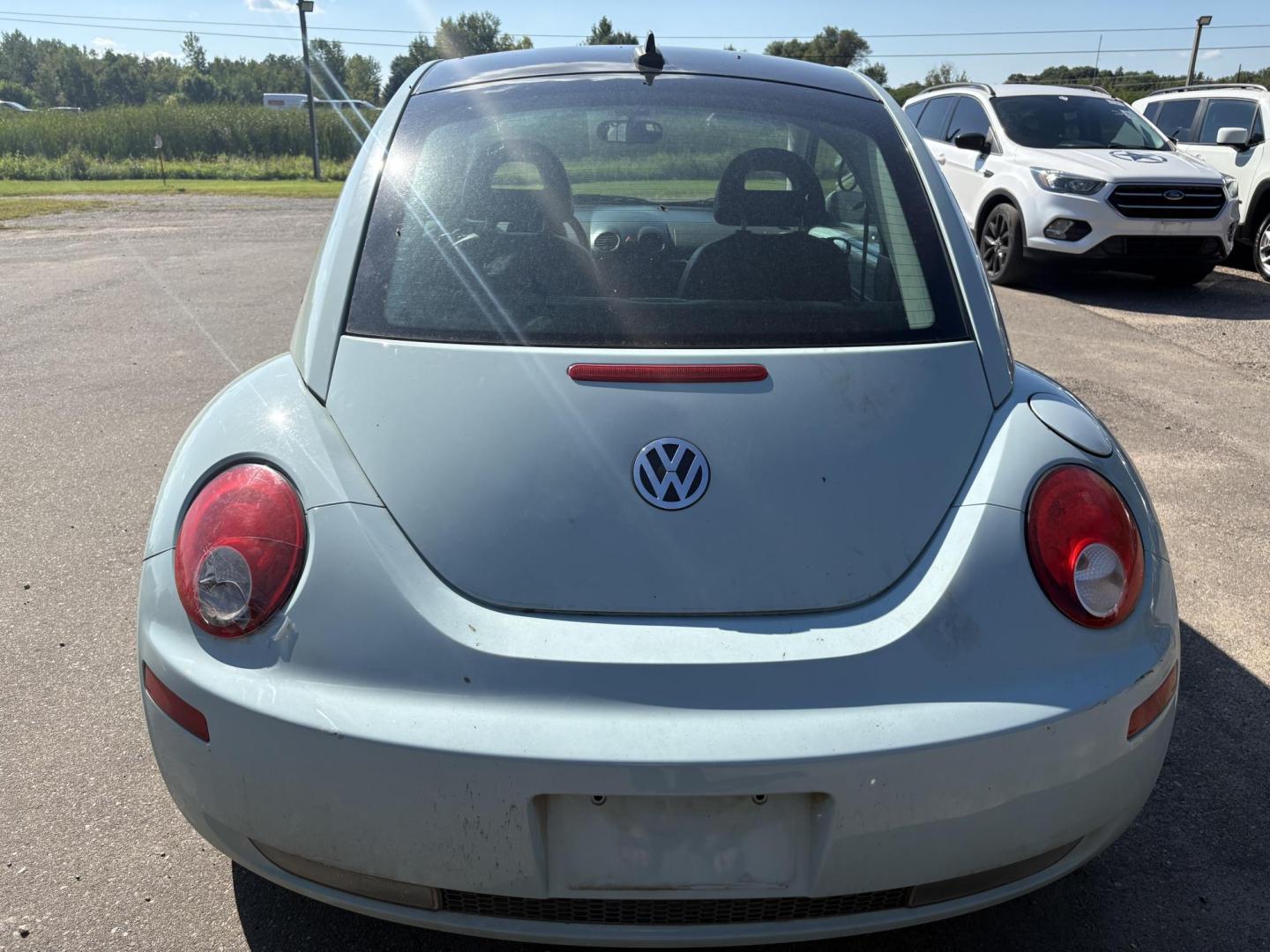 2010 Blue Volkswagen New Beetle 2.5L PZEV (3VWRG3AG9AM) with an 2.5L L5 DOHC 20V engine, located at 17255 hwy 65 NE, Ham Lake, MN, 55304, 0.000000, 0.000000 - Photo#3