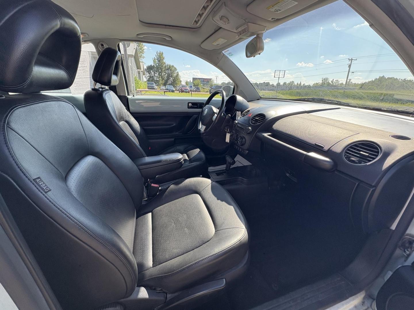 2010 Blue Volkswagen New Beetle 2.5L PZEV (3VWRG3AG9AM) with an 2.5L L5 DOHC 20V engine, located at 17255 hwy 65 NE, Ham Lake, MN, 55304, 0.000000, 0.000000 - Photo#12
