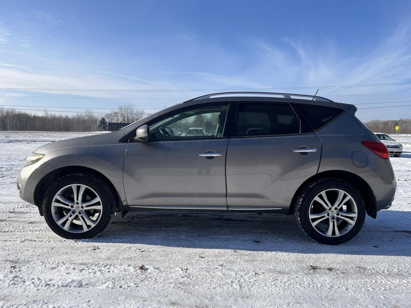 2009 gray Nissan Murano LE AWD (JN8AZ18W49W) with an 3.5L V6 DOHC 24V engine, Automatic CVT Overdrive transmission, located at 17255 hwy 65 NE, Ham Lake, MN, 55304, 0.000000, 0.000000 - Photo#1