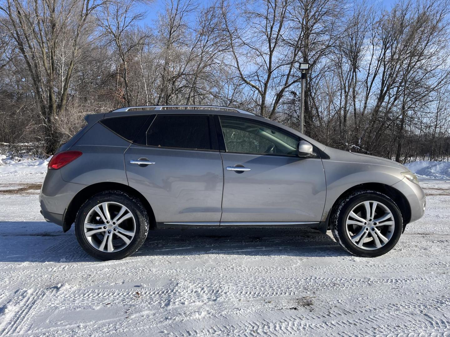 2009 gray Nissan Murano LE AWD (JN8AZ18W49W) with an 3.5L V6 DOHC 24V engine, Automatic CVT Overdrive transmission, located at 17255 hwy 65 NE, Ham Lake, MN, 55304, 0.000000, 0.000000 - Photo#5