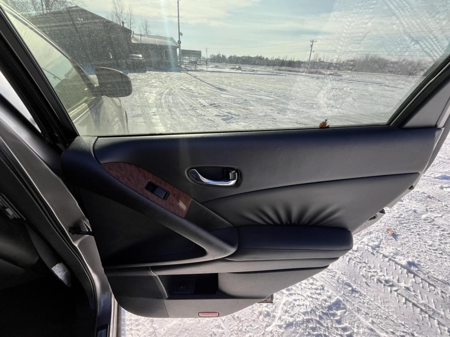 2009 gray Nissan Murano LE AWD (JN8AZ18W49W) with an 3.5L V6 DOHC 24V engine, Automatic CVT Overdrive transmission, located at 17255 hwy 65 NE, Ham Lake, MN, 55304, 0.000000, 0.000000 - Photo#14