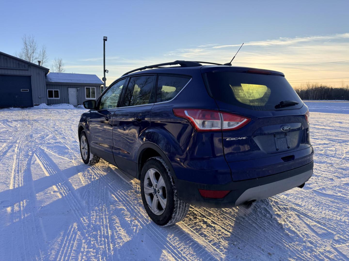 2013 Ford Escape SE 4WD (1FMCU9G92DU) with an 2.0L L4 DOHC 16V engine, 6-Speed Automatic transmission, located at 17255 hwy 65 NE, Ham Lake, MN, 55304, 0.000000, 0.000000 - Photo#2