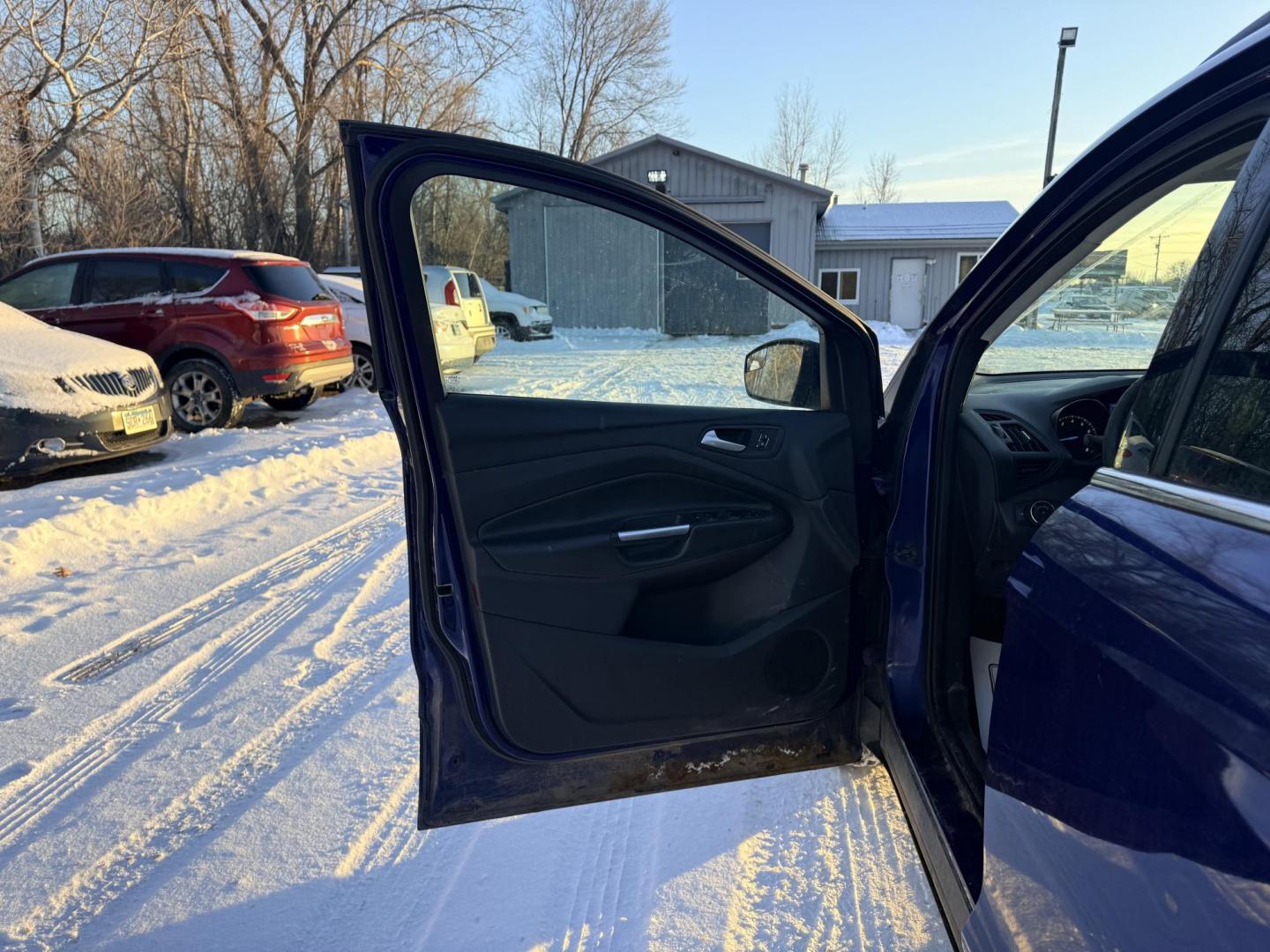 2013 Ford Escape SE 4WD (1FMCU9G92DU) with an 2.0L L4 DOHC 16V engine, 6-Speed Automatic transmission, located at 17255 hwy 65 NE, Ham Lake, MN, 55304, 0.000000, 0.000000 - Photo#8