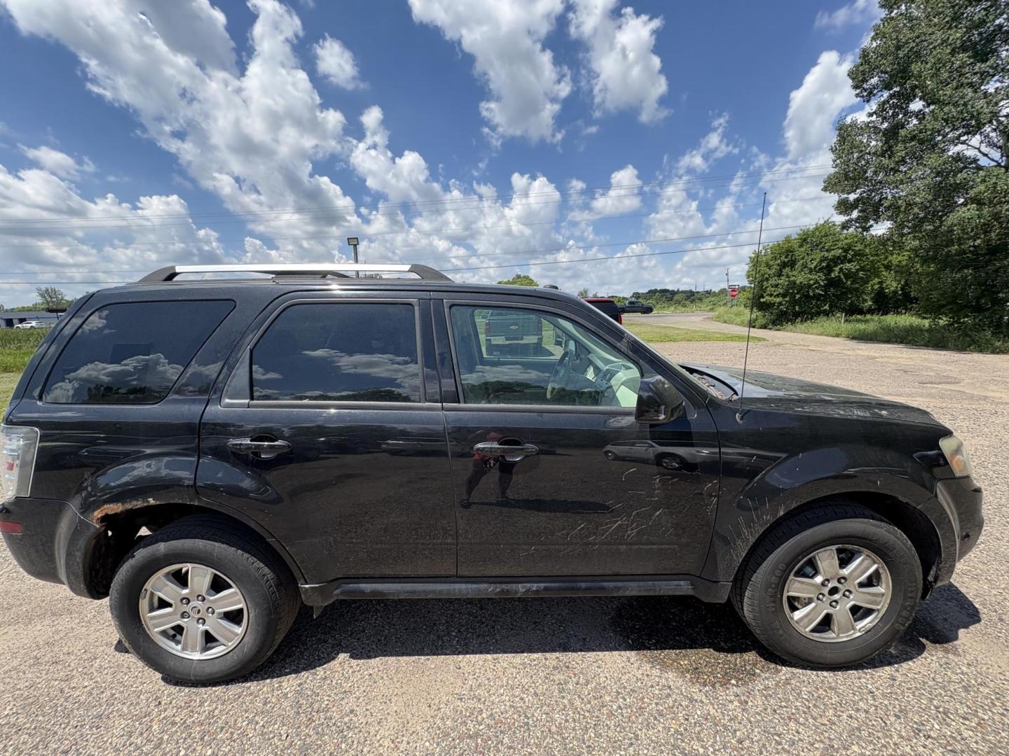 2011 Mercury Mariner Premier V6 2WD (4M2CN8HG6BK) , 6-Speed Automatic transmission, located at 17255 hwy 65 NE, Ham Lake, MN, 55304, 0.000000, 0.000000 - Photo#5