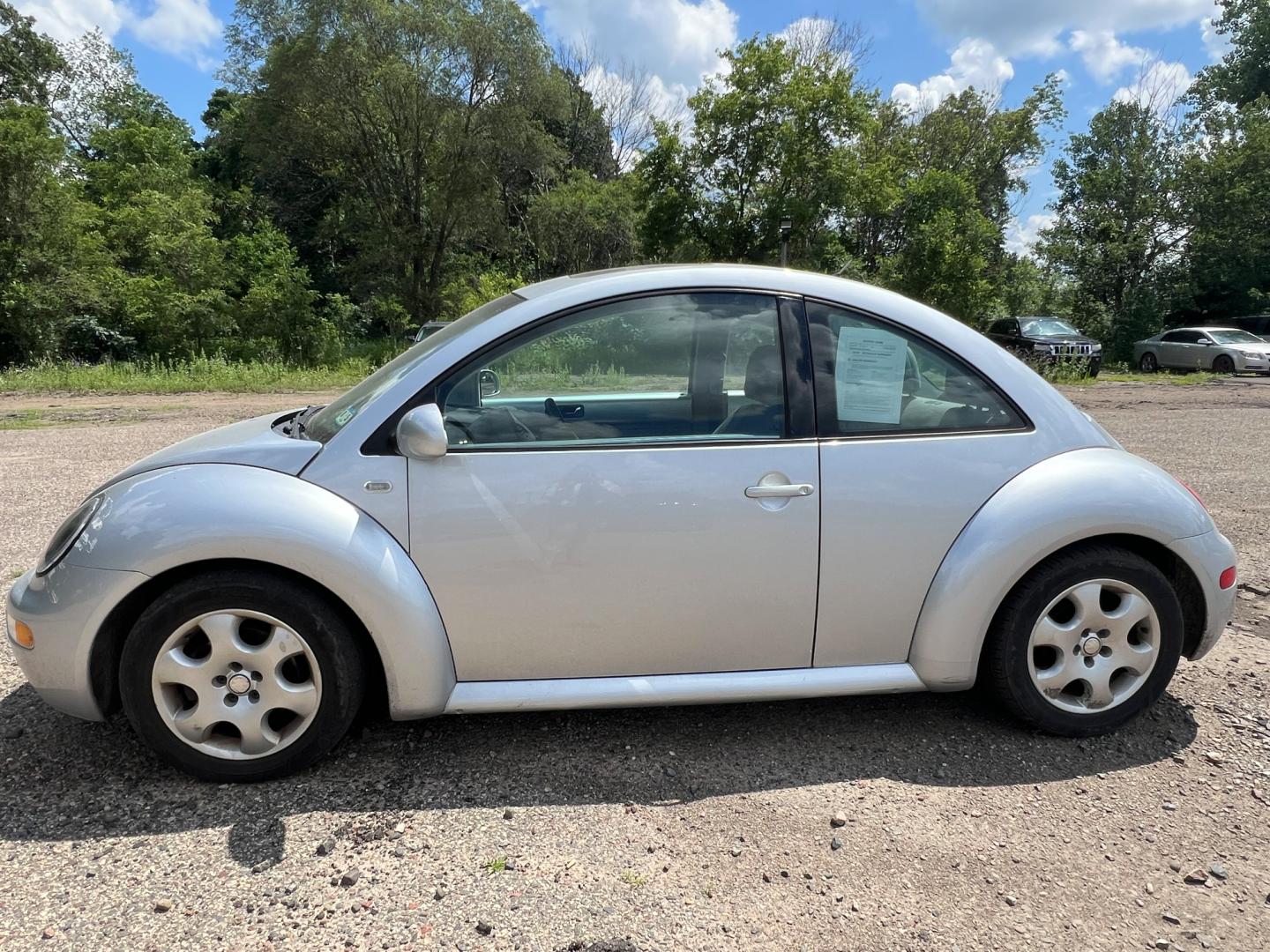 2002 Volkswagen New Beetle GLS 2.0 (3VWCB21C82M) with an 2.0L L4 SOHC 8V engine, located at 17255 hwy 65 NE, Ham Lake, MN, 55304, 0.000000, 0.000000 - Photo#1