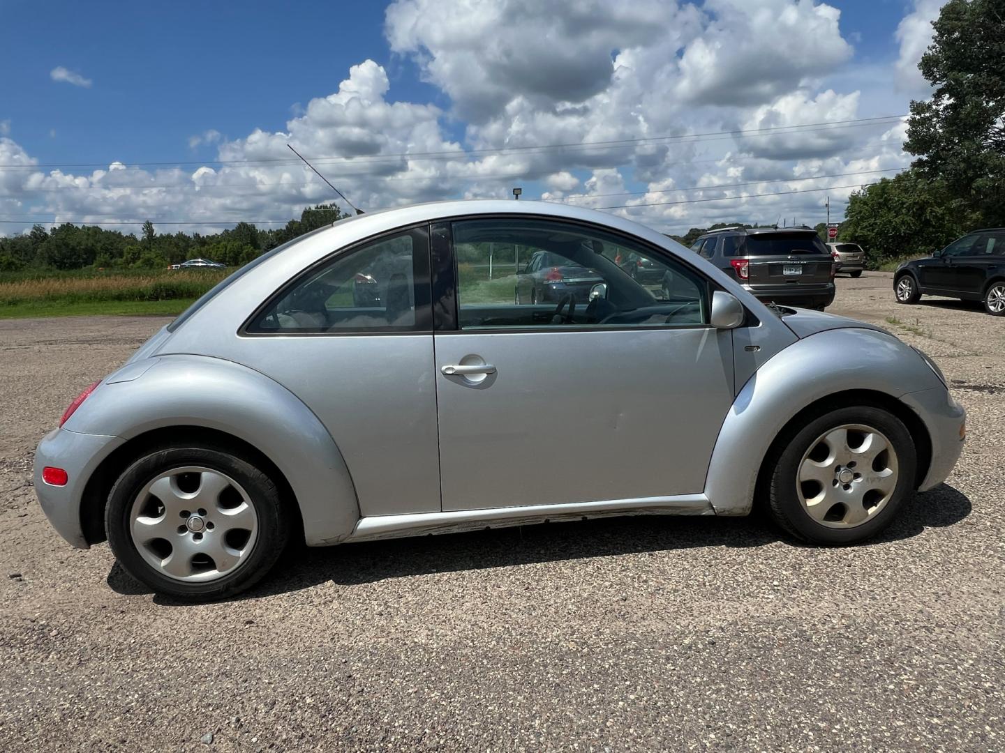 2002 Volkswagen New Beetle GLS 2.0 (3VWCB21C82M) with an 2.0L L4 SOHC 8V engine, located at 17255 hwy 65 NE, Ham Lake, MN, 55304, 0.000000, 0.000000 - Photo#5