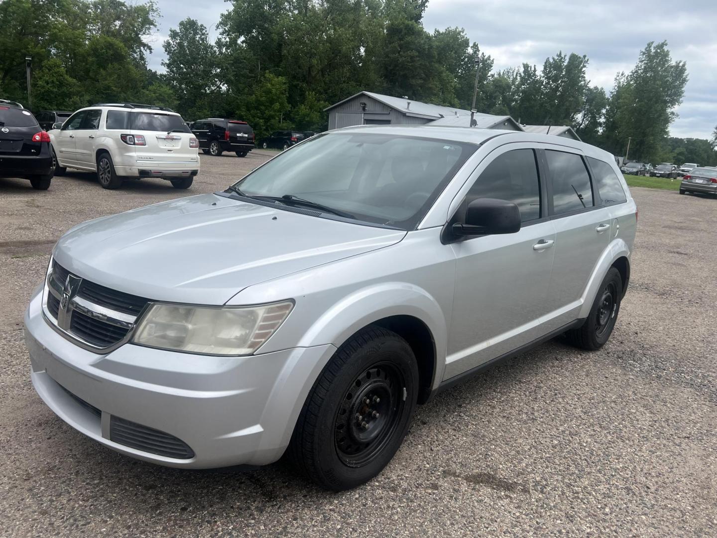 2009 Dodge Journey SE (3D4GG47B69T) with an 2.4L L4 DOHC 16V engine, 4-Speed Automatic Overdrive transmission, located at 17255 hwy 65 NE, Ham Lake, MN, 55304, 0.000000, 0.000000 - Photo#0