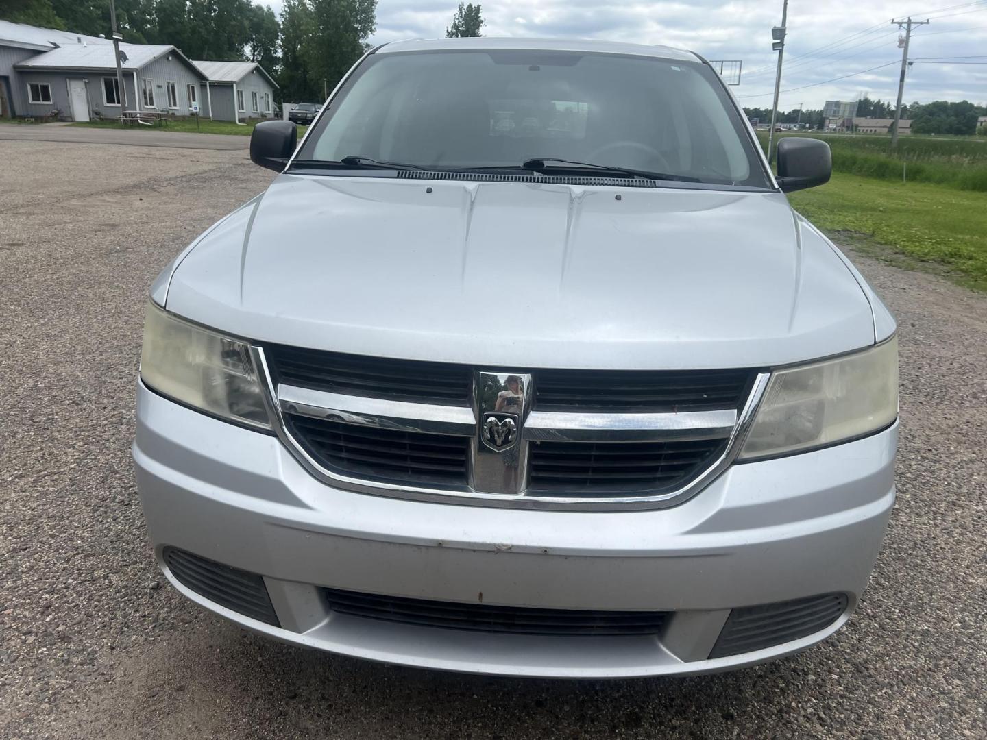 2009 Dodge Journey SE (3D4GG47B69T) with an 2.4L L4 DOHC 16V engine, 4-Speed Automatic Overdrive transmission, located at 17255 hwy 65 NE, Ham Lake, MN, 55304, 0.000000, 0.000000 - Photo#7