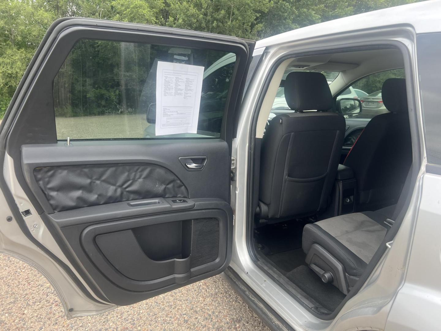 2009 Dodge Journey SE (3D4GG47B69T) with an 2.4L L4 DOHC 16V engine, 4-Speed Automatic Overdrive transmission, located at 17255 hwy 65 NE, Ham Lake, MN, 55304, 0.000000, 0.000000 - Photo#10
