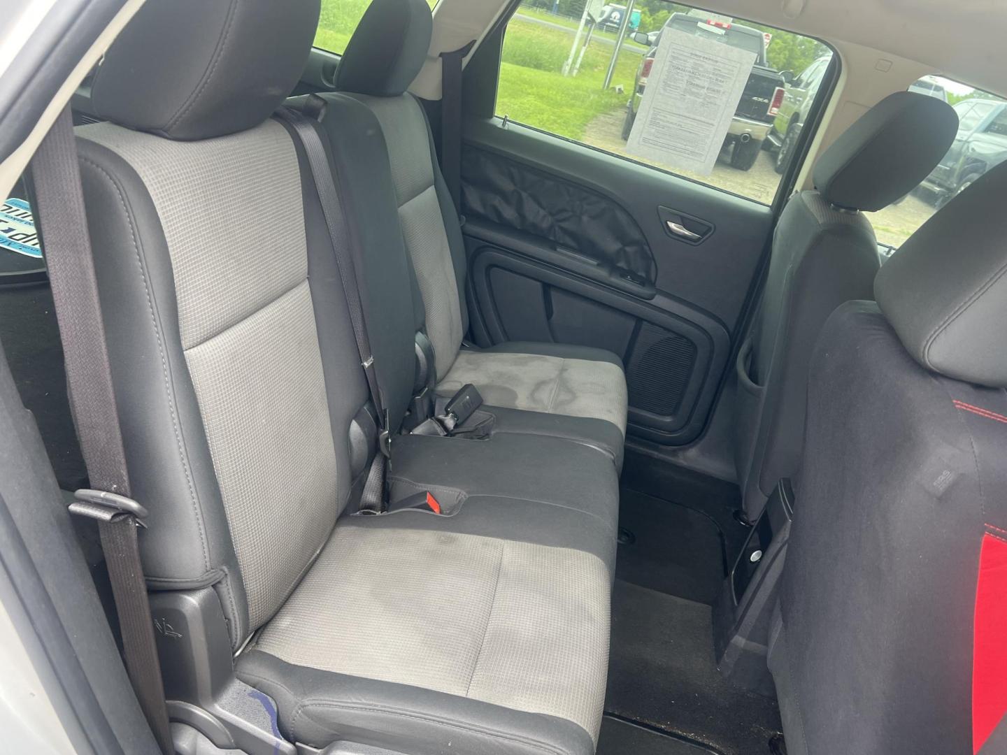 2009 Dodge Journey SE (3D4GG47B69T) with an 2.4L L4 DOHC 16V engine, 4-Speed Automatic Overdrive transmission, located at 17255 hwy 65 NE, Ham Lake, MN, 55304, 0.000000, 0.000000 - Photo#13