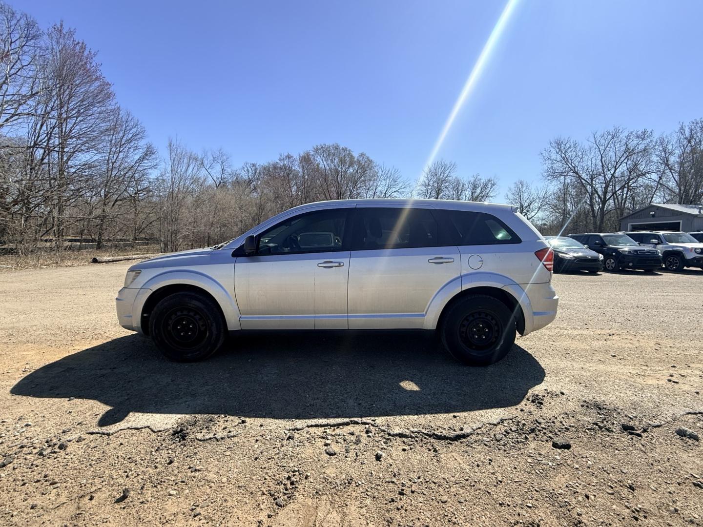 2009 Dodge Journey SE (3D4GG47B69T) with an 2.4L L4 DOHC 16V engine, 4-Speed Automatic Overdrive transmission, located at 17255 hwy 65 NE, Ham Lake, MN, 55304, 0.000000, 0.000000 - Photo#1