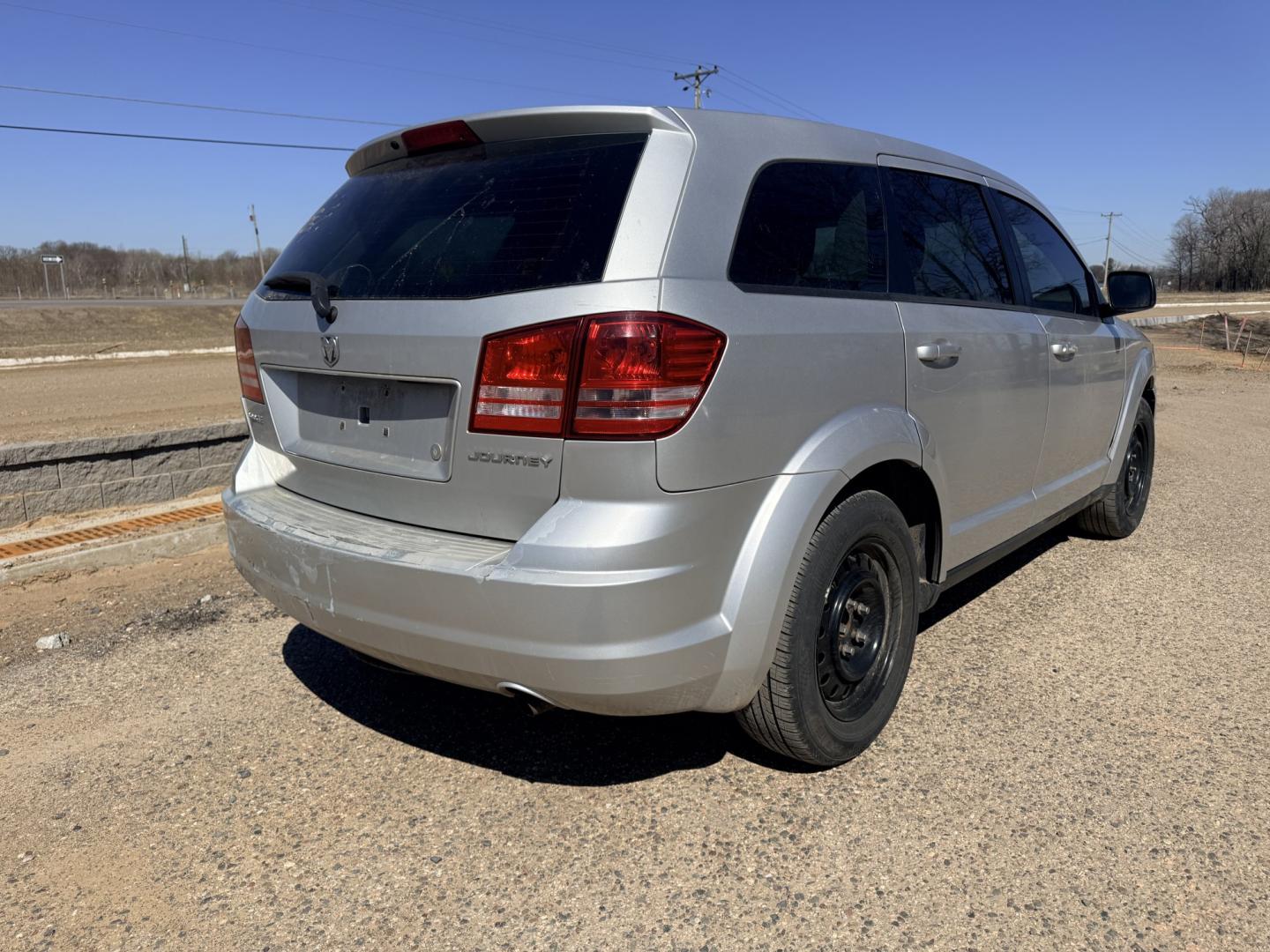 2009 Dodge Journey SE (3D4GG47B69T) with an 2.4L L4 DOHC 16V engine, 4-Speed Automatic Overdrive transmission, located at 17255 hwy 65 NE, Ham Lake, MN, 55304, 0.000000, 0.000000 - Photo#4