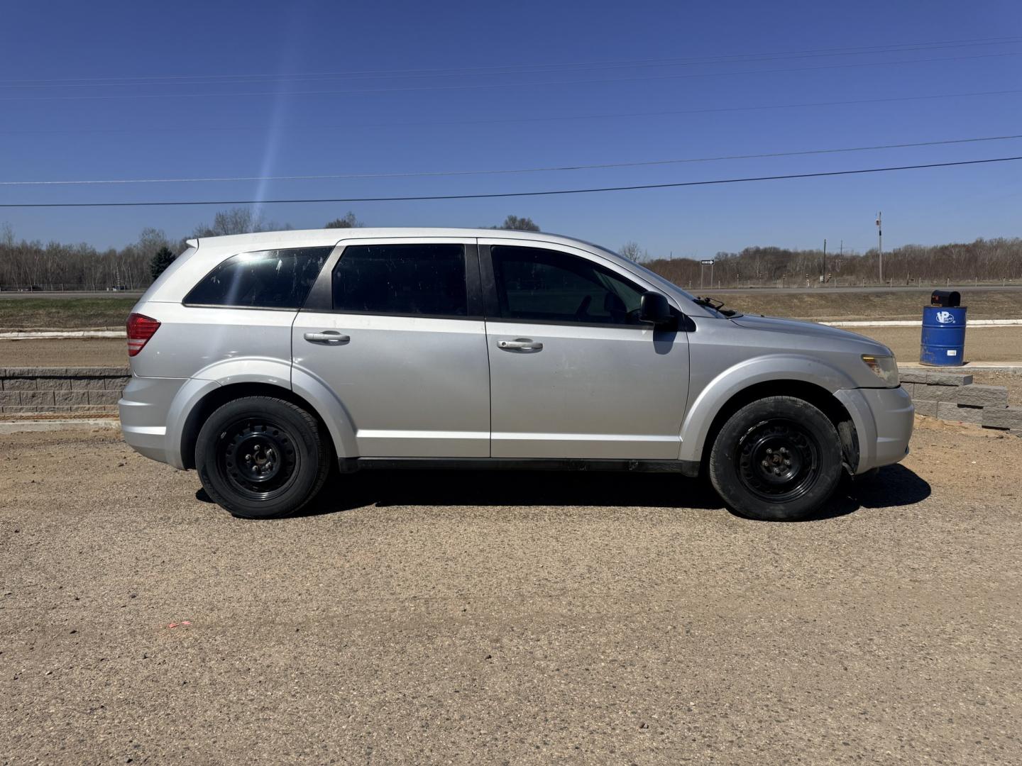 2009 Dodge Journey SE (3D4GG47B69T) with an 2.4L L4 DOHC 16V engine, 4-Speed Automatic Overdrive transmission, located at 17255 hwy 65 NE, Ham Lake, MN, 55304, 0.000000, 0.000000 - Photo#5