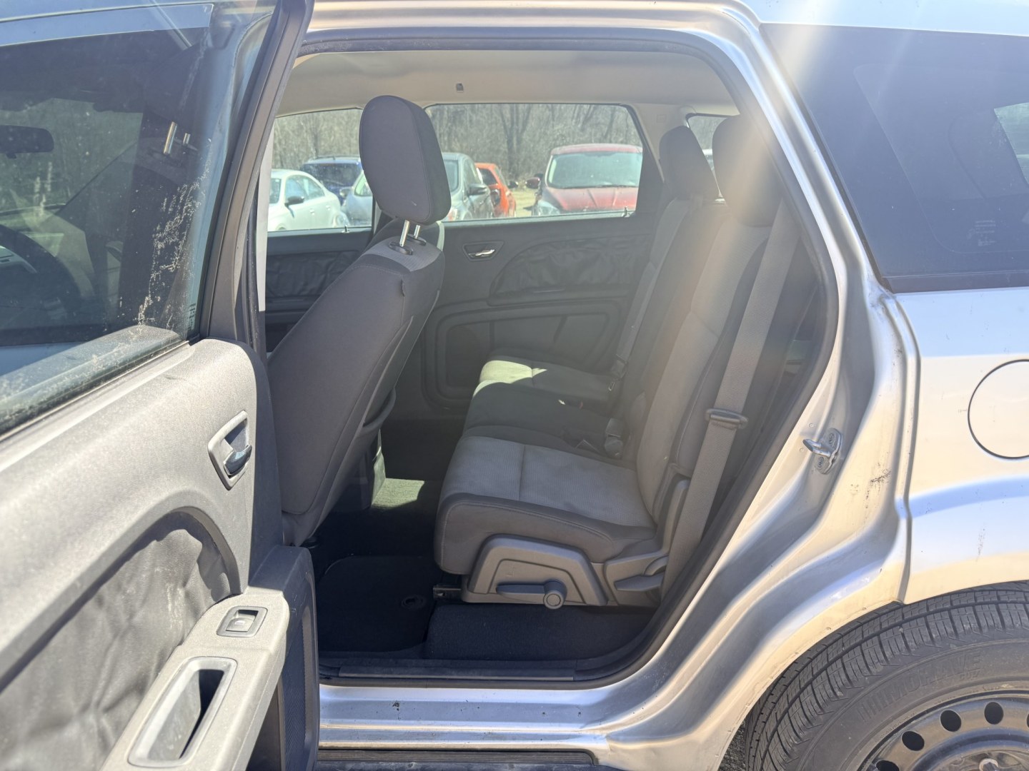 2009 Dodge Journey SE (3D4GG47B69T) with an 2.4L L4 DOHC 16V engine, 4-Speed Automatic Overdrive transmission, located at 17255 hwy 65 NE, Ham Lake, MN, 55304, 0.000000, 0.000000 - Photo#11