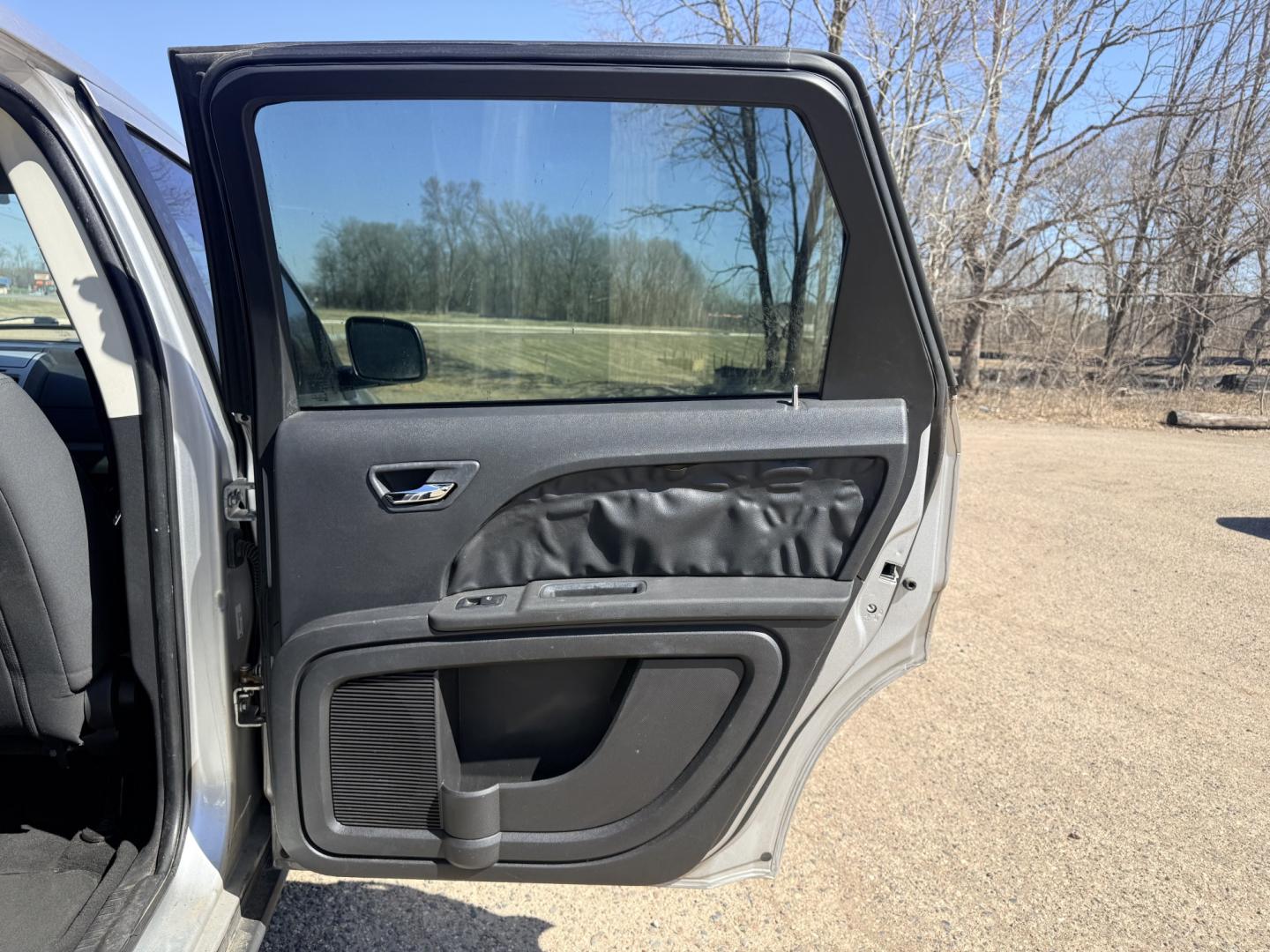 2009 Dodge Journey SE (3D4GG47B69T) with an 2.4L L4 DOHC 16V engine, 4-Speed Automatic Overdrive transmission, located at 17255 hwy 65 NE, Ham Lake, MN, 55304, 0.000000, 0.000000 - Photo#12