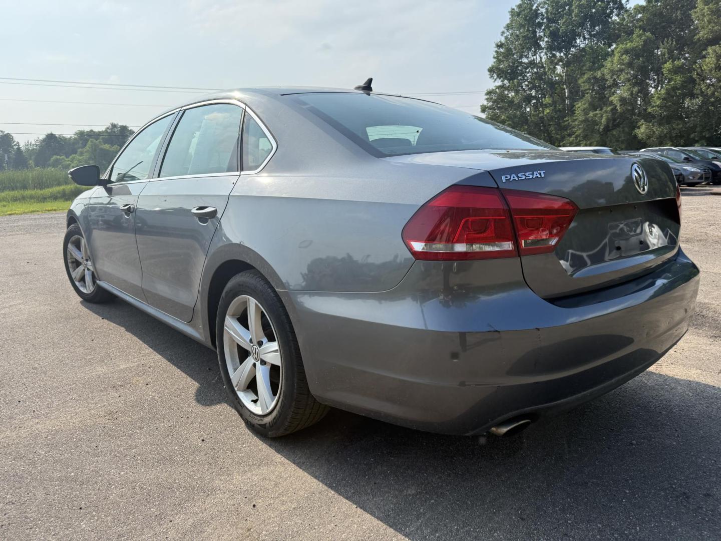 2012 Volkswagen Passat 2.5L SE AT (1VWBP7A3XCC) with an 2.5L L5 engine, 6-Speed Automatic transmission, located at 17255 hwy 65 NE, Ham Lake, MN, 55304, 0.000000, 0.000000 - Photo#2