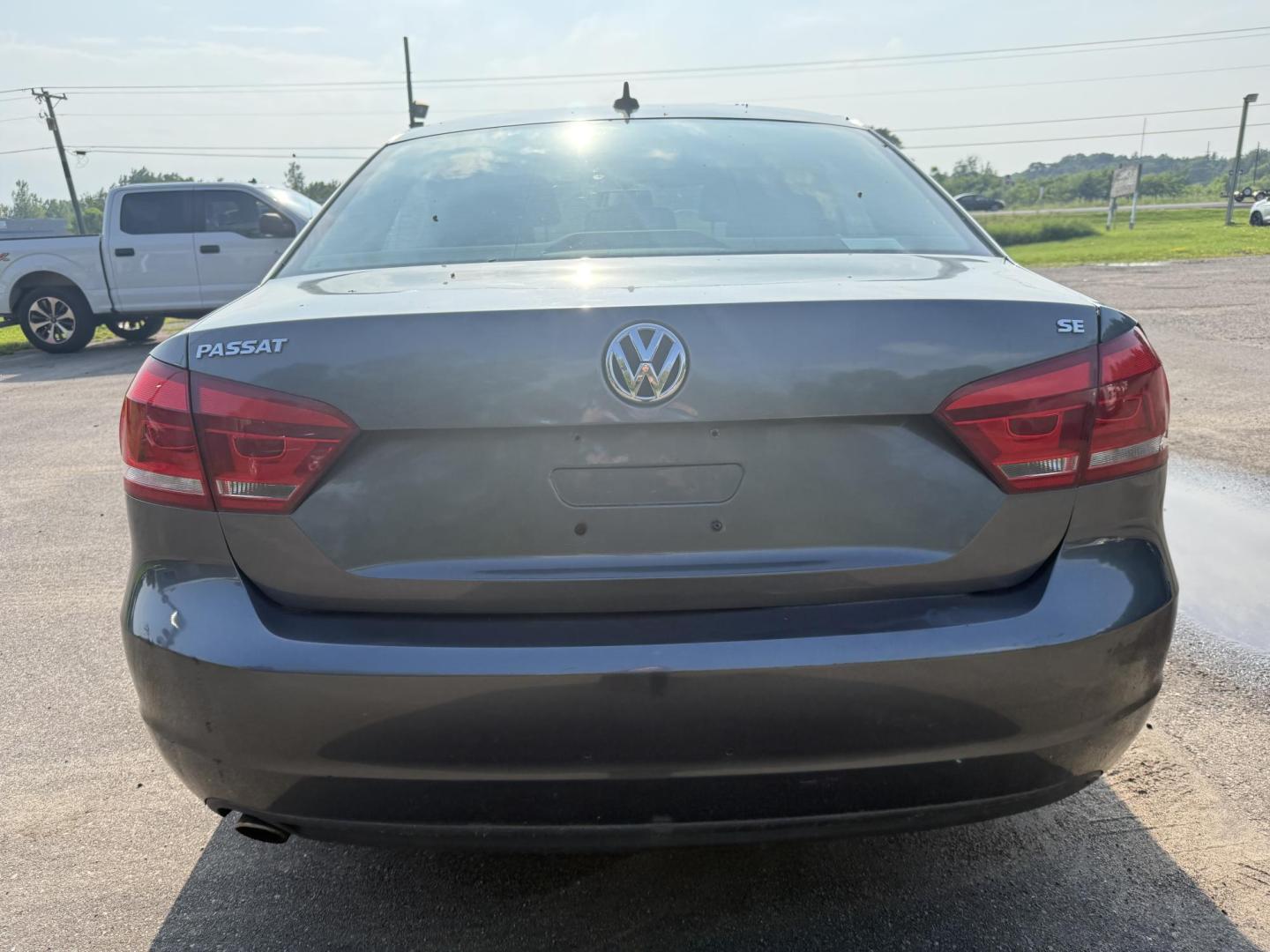 2012 Volkswagen Passat 2.5L SE AT (1VWBP7A3XCC) with an 2.5L L5 engine, 6-Speed Automatic transmission, located at 17255 hwy 65 NE, Ham Lake, MN, 55304, 0.000000, 0.000000 - Photo#3