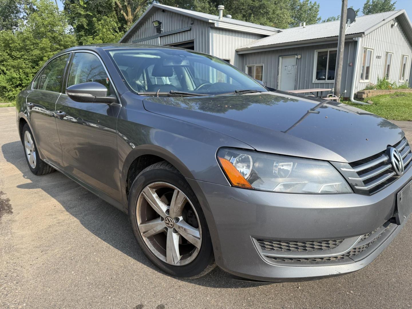 2012 Volkswagen Passat 2.5L SE AT (1VWBP7A3XCC) with an 2.5L L5 engine, 6-Speed Automatic transmission, located at 17255 hwy 65 NE, Ham Lake, MN, 55304, 0.000000, 0.000000 - Photo#6
