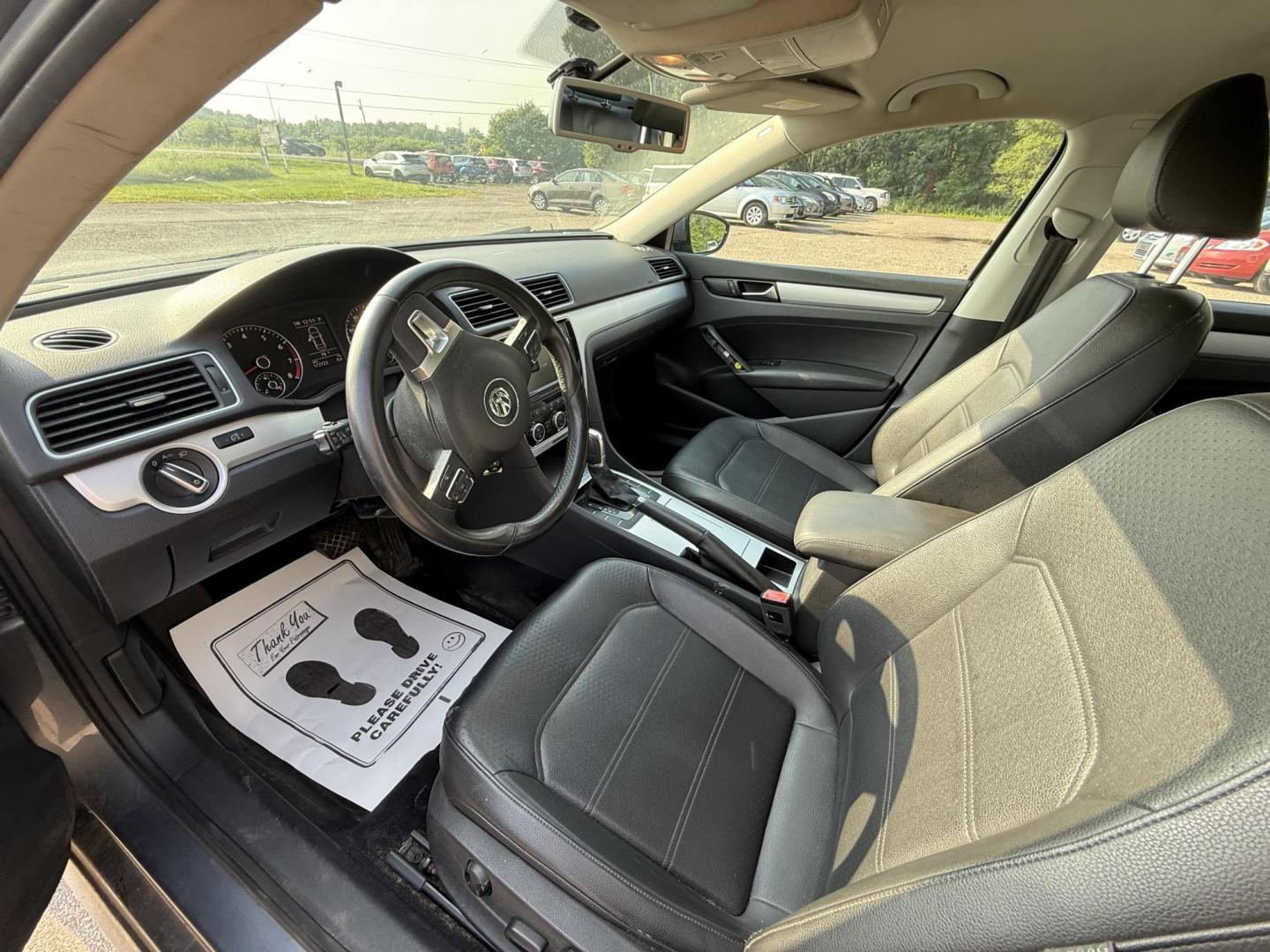 2012 Volkswagen Passat 2.5L SE AT (1VWBP7A3XCC) with an 2.5L L5 engine, 6-Speed Automatic transmission, located at 17255 hwy 65 NE, Ham Lake, MN, 55304, 0.000000, 0.000000 - Photo#9