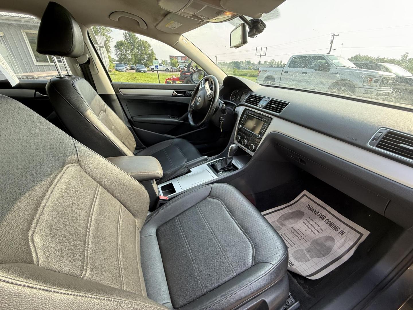 2012 Volkswagen Passat 2.5L SE AT (1VWBP7A3XCC) with an 2.5L L5 engine, 6-Speed Automatic transmission, located at 17255 hwy 65 NE, Ham Lake, MN, 55304, 0.000000, 0.000000 - Photo#16