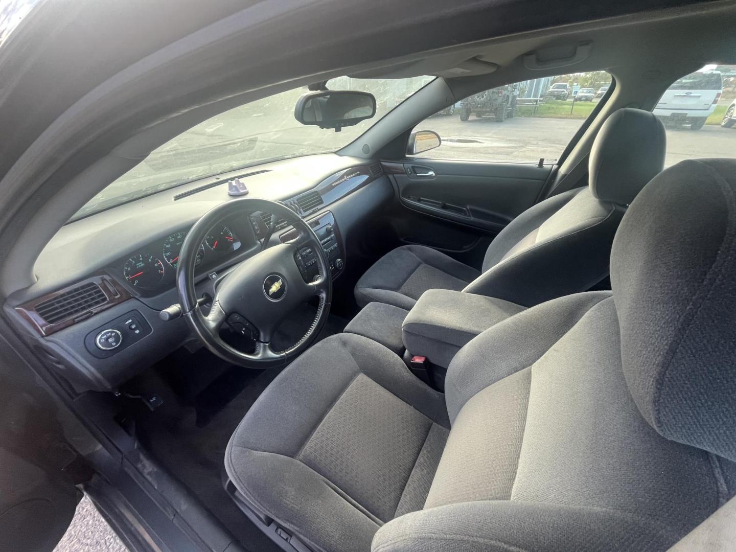 2011 Chevrolet Impala LT (2G1WB5EK5B1) with an 3.5L V6 OHV 12V FFV engine, 4-Speed Automatic transmission, located at 17255 hwy 65 NE, Ham Lake, MN, 55304, 0.000000, 0.000000 - Photo#9