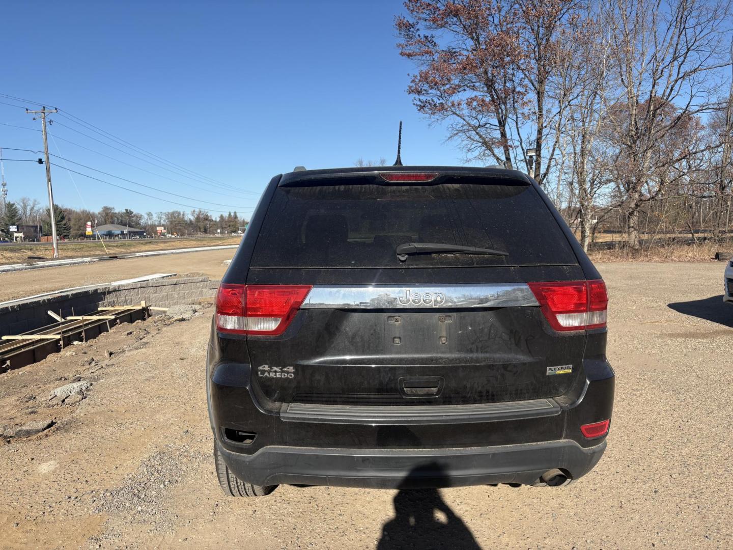 2011 Jeep Grand Cherokee Laredo 4WD (1J4RR4GG3BC) with an 3.6L V6 DOHC 24V engine, 5-Speed Automatic transmission, located at 17255 hwy 65 NE, Ham Lake, MN, 55304, 0.000000, 0.000000 - Photo#3