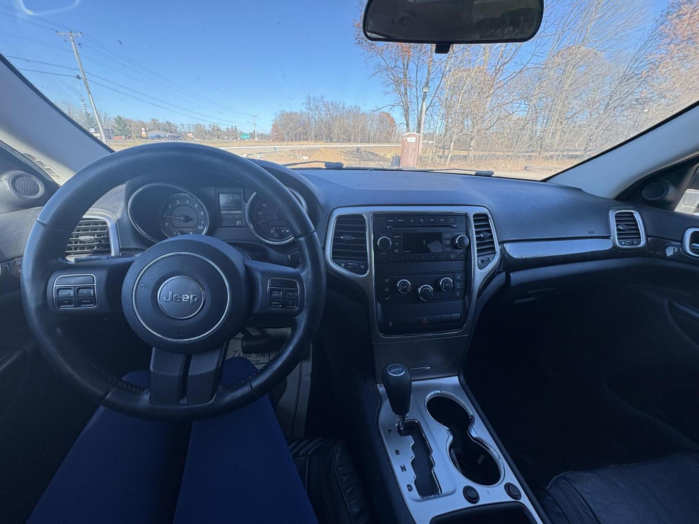 2011 Jeep Grand Cherokee Laredo 4WD (1J4RR4GG3BC) with an 3.6L V6 DOHC 24V engine, 5-Speed Automatic transmission, located at 17255 hwy 65 NE, Ham Lake, MN, 55304, 0.000000, 0.000000 - Photo#16