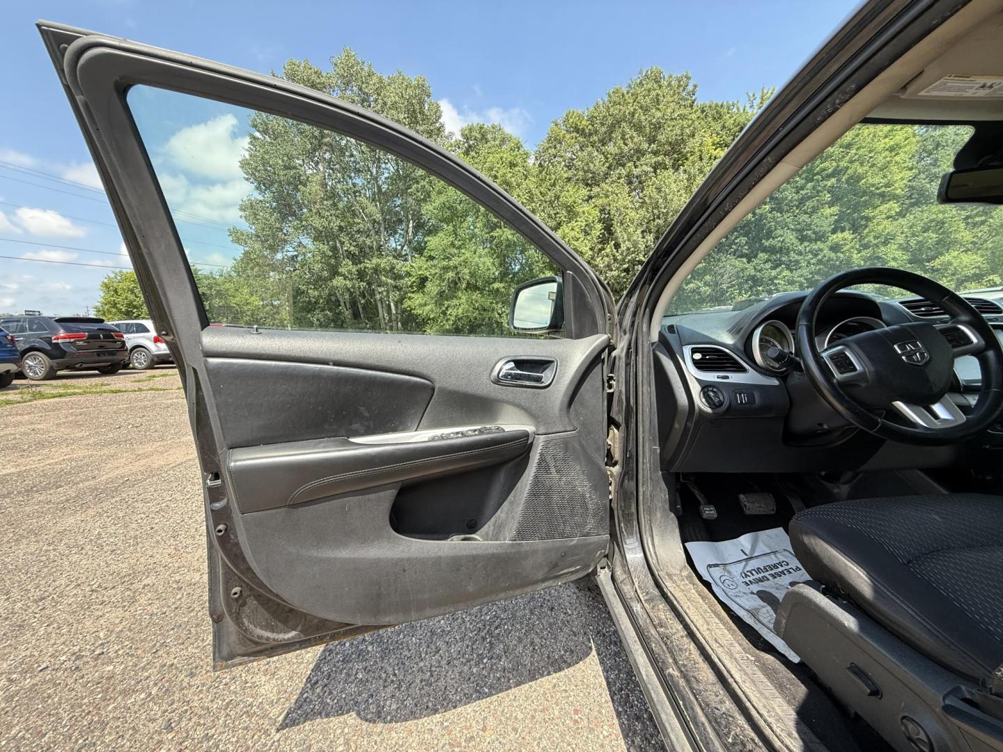 2014 Dodge Journey SXT (3C4PDCBG7ET) with an 3.6L V6 DOHC 24V engine, 6-Speed Automatic transmission, located at 17255 hwy 65 NE, Ham Lake, MN, 55304, 0.000000, 0.000000 - Photo#8