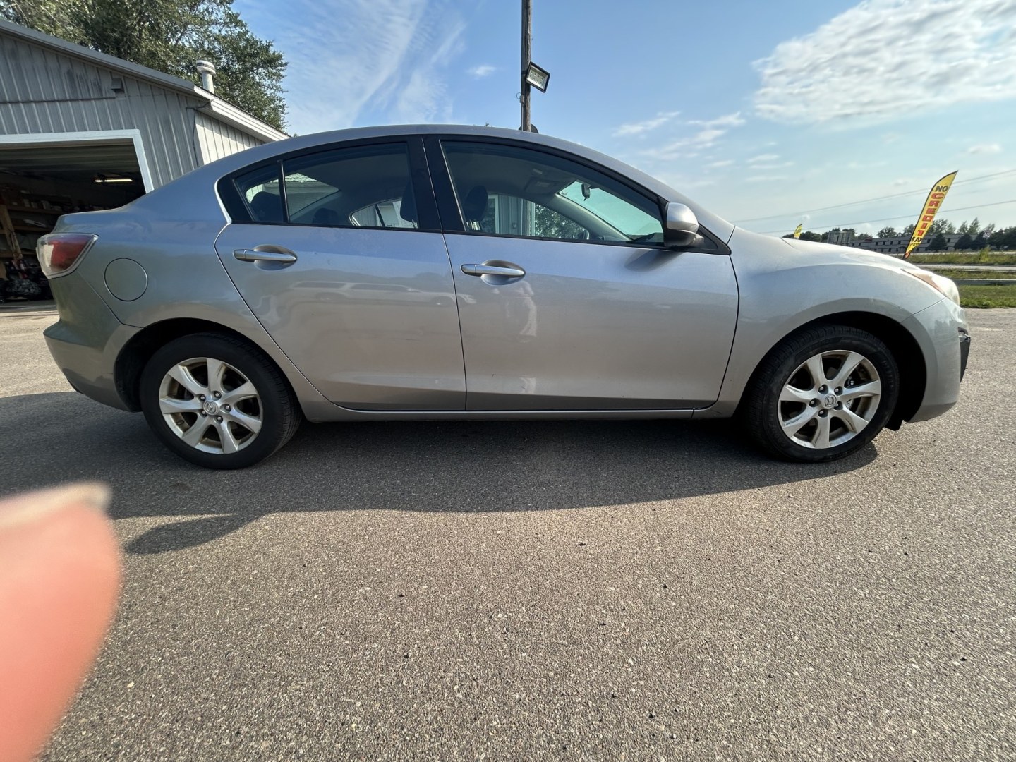 2011 Mazda MAZDA3 i Touring 4-Door (JM1BL1VF6B1) with an 2.0L L4 DOHC 16V engine, located at 17255 hwy 65 NE, Ham Lake, MN, 55304, 0.000000, 0.000000- Photo#2