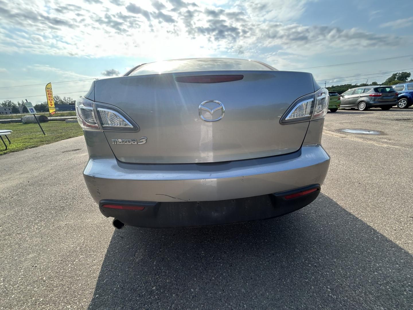 2011 Mazda MAZDA3 i Touring 4-Door (JM1BL1VF6B1) with an 2.0L L4 DOHC 16V engine, located at 17255 hwy 65 NE, Ham Lake, MN, 55304, 0.000000, 0.000000- Photo#4